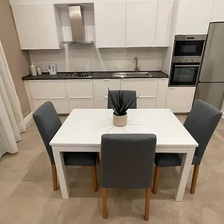 Stazione Apartment *