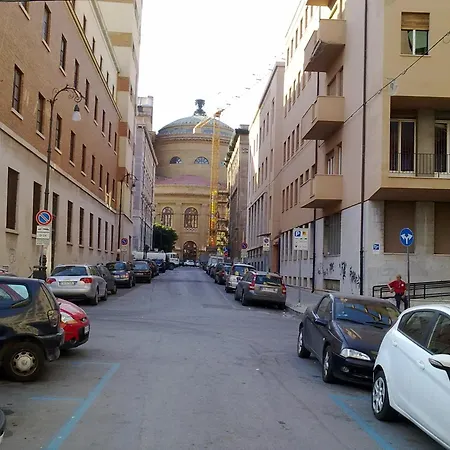 ゲストハウス Vado Al Massimo