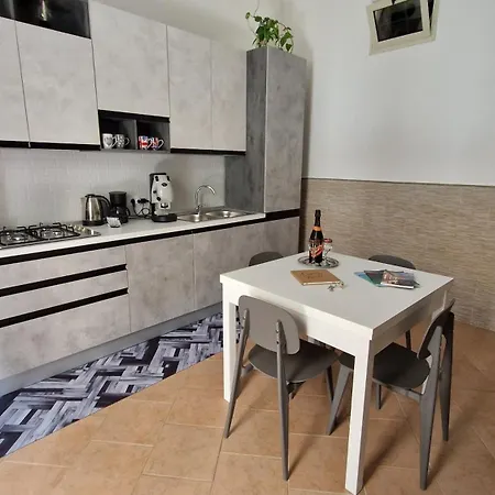 Apartment The Brothers House Zisa