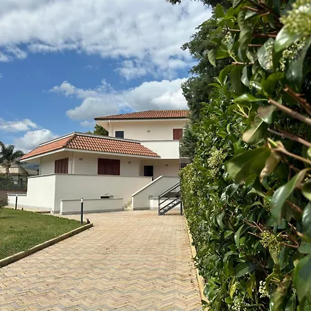 Apartment Sara Mondello Garden Level Palermo
