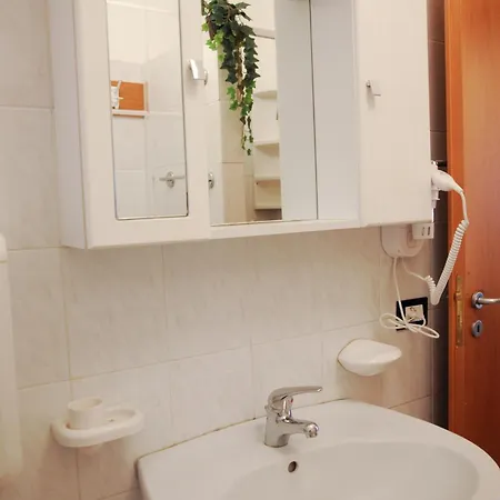 Le Finestre Su Ballaro Apartment