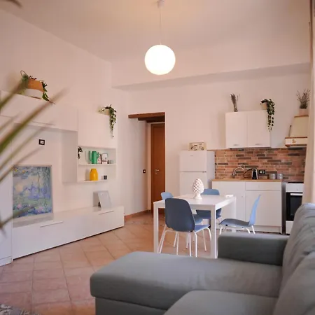 Le Finestre Su Ballaro Apartment
