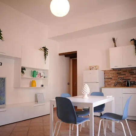 Le Finestre Su Ballaro Apartment *
