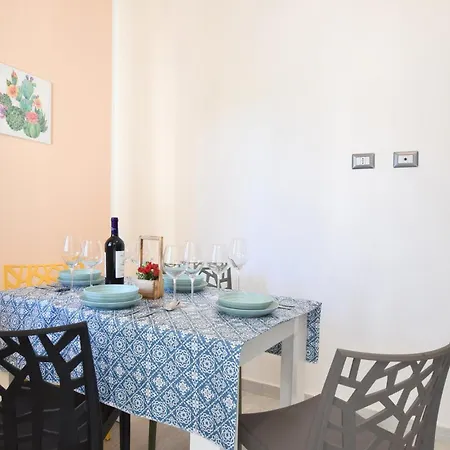 Gorgeous In With Kitchen Apartment *