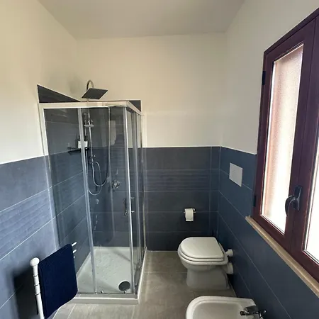 Sara Mondello Upper Floor Apartment Palermo