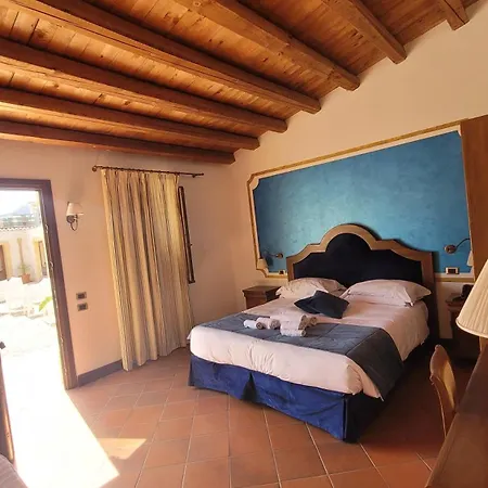 מלון דירות Lampedusa 3*
