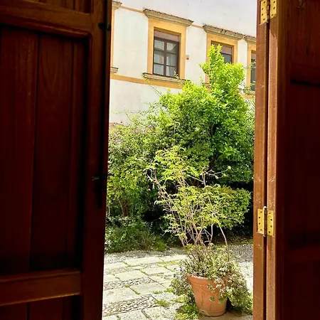Apartment Cortile Resuttano - Centro Storico *