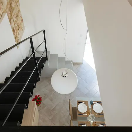 Rys Mondello House
