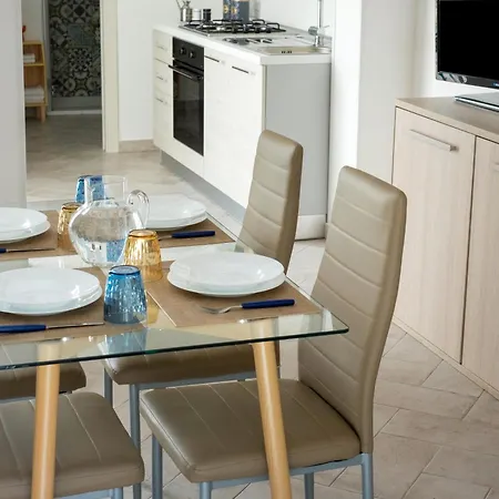 Rys Mondello House *