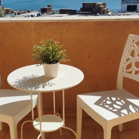 Port Side Elegance Guest house *