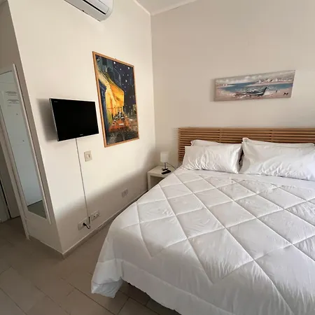 Aparthotel Ashur Mondello 2*