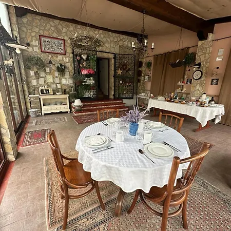 Inserra Deluxe Bed & Breakfast