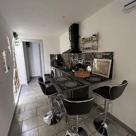 Sopra Le Mura Apartment Palermo