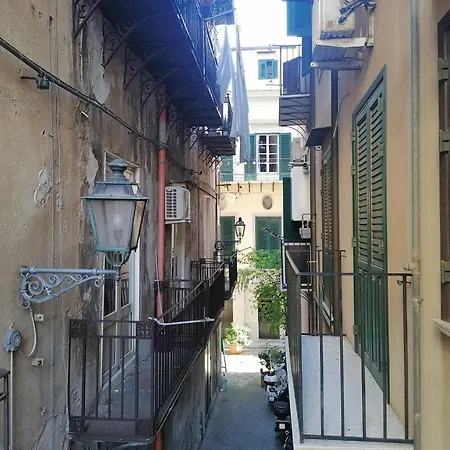 A Due Passi Appartament * Palermo