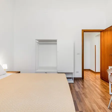 Station Modern With Balconies X8 Apartment *