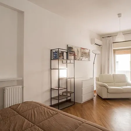 New Stabile Balcony Apartment Palermo