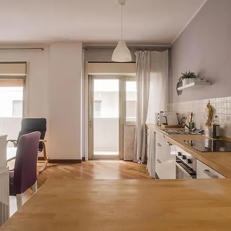 New Stabile Balcony Apartment Palermo
