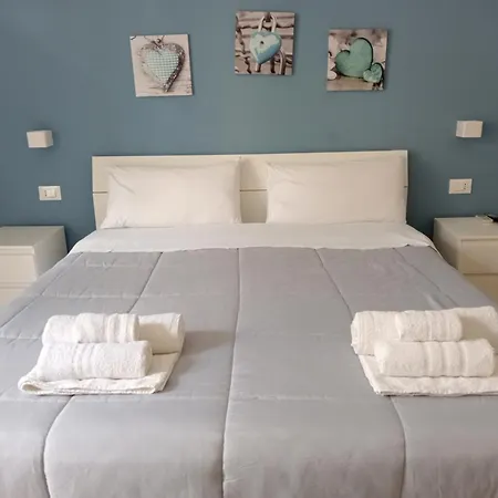 Dietro Il Massimo Guest house *