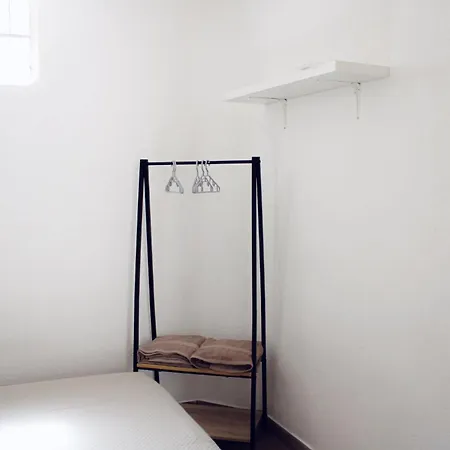 Leone Apartment