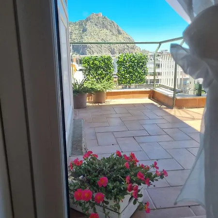 House & Free Parking By Perry-holiday Appartement *