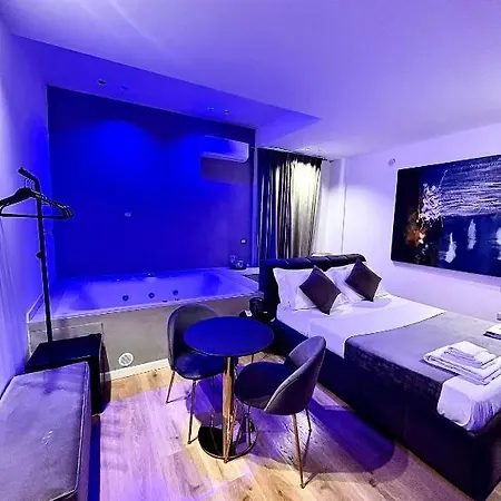 Maximum Hub Suite&spa 2* Palermo