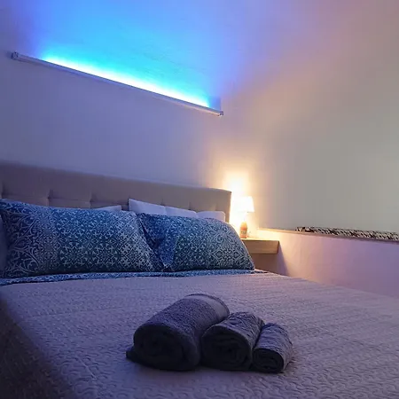 Centro Storico - La Casuzza Cala Apartment *