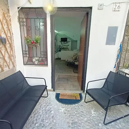 Centro Storico - La Casuzza Cala Apartment *