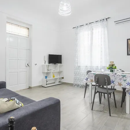 Romagnolo Beach Holiday home