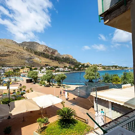 La Piazzetta A Mare House *