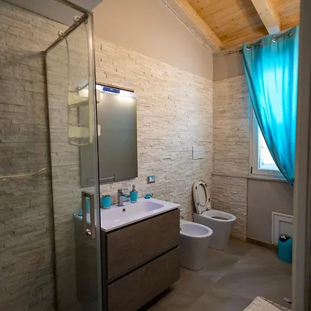 Affittacamere La Piazzetta A Mare House