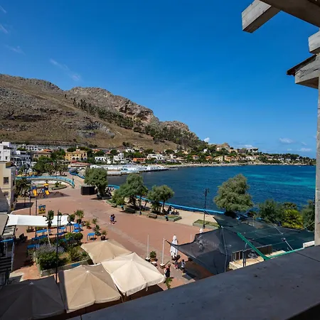 La Piazzetta A Mare House *