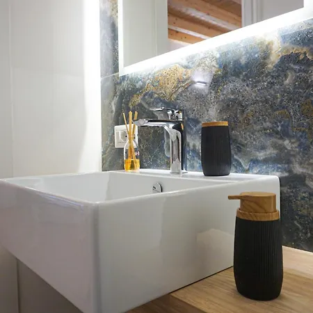 Crihouse Apartment *