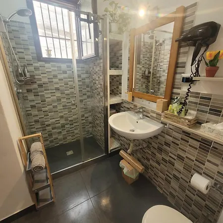 Leoni63 Apartment *