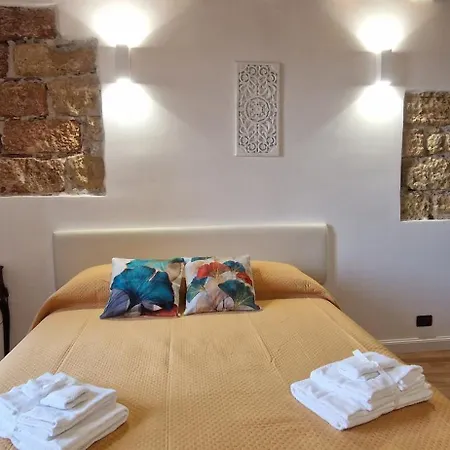 2 Sicilie And In Centro Apartment