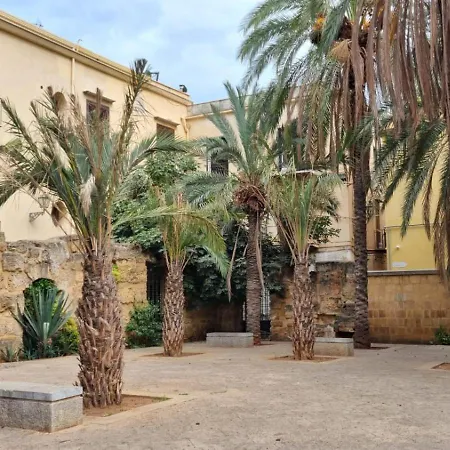 2 Sicilie And In Centro Appartement *