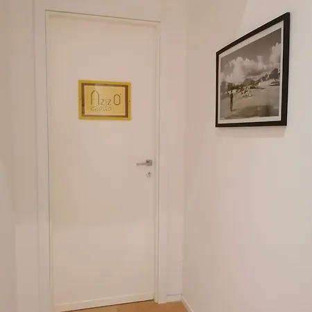 Azizo, La Gialla Apartment