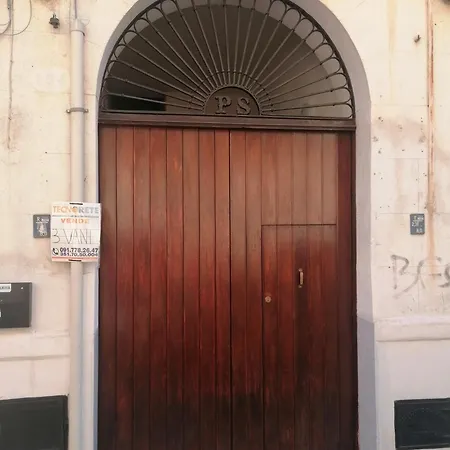 Azizo, La Gialla Apartment *