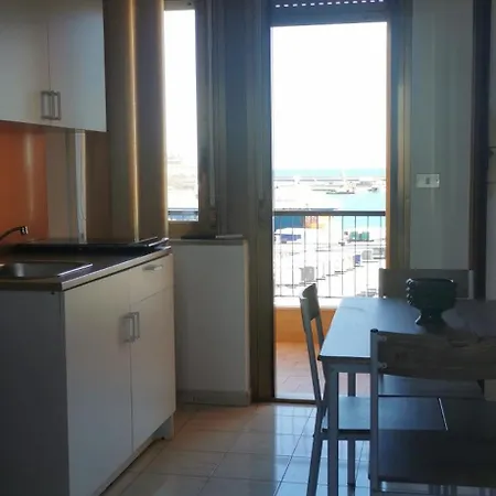 Port Side Elegance Guest house *