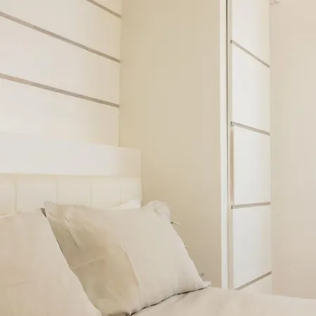 Ai Leoni Apartment *
