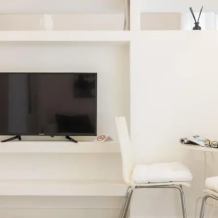 Ai Leoni Apartment *