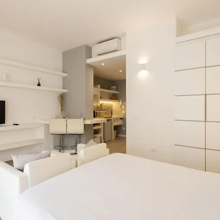 Ai Leoni Apartment