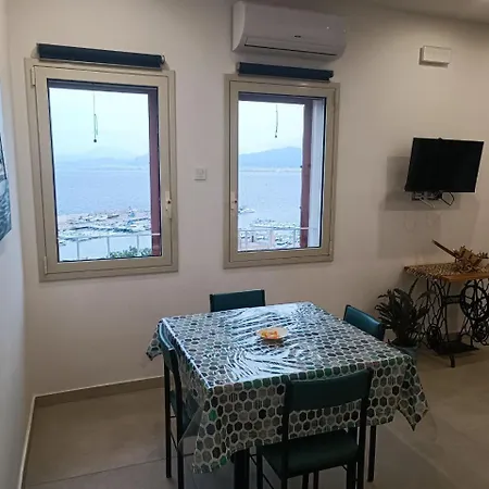 Appartamento Rineddahouse Panoramico Vista Mare Con Parcheggio Privato *