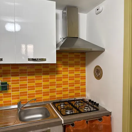 Apartment Orange Lemon Center *