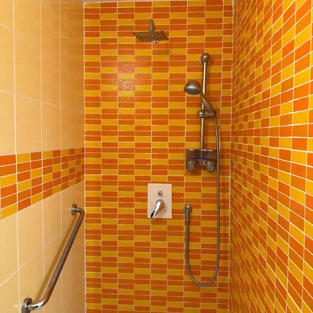 Apartment Orange Lemon Center *