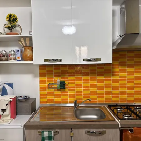 Orange Lemon Center Apartment