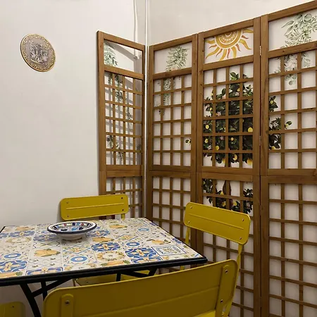 Apartment Orange Lemon Center