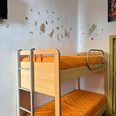 Orange Lemon Center Apartment *