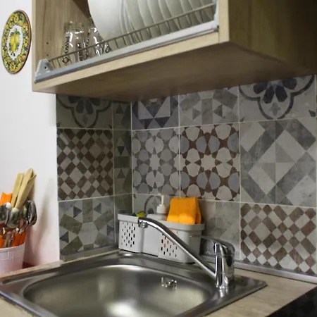 Orange Lemon Garden Apartment
