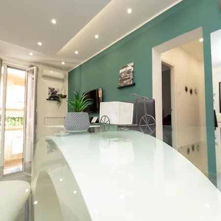Modern House Orleans Apartment *