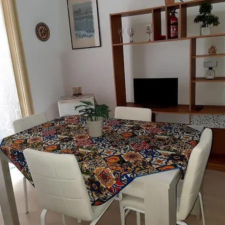 Apartment Ballaro *